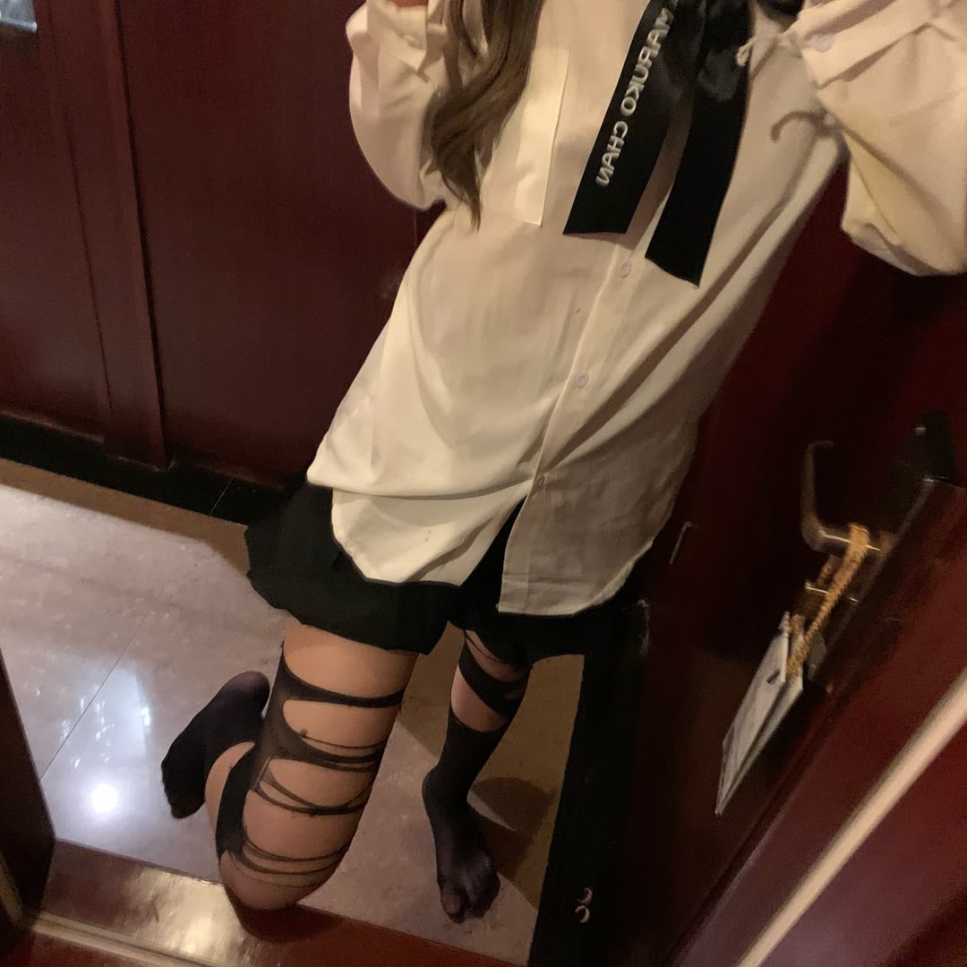 [张家界]【23年9月·审】萝莉女友黑丝制服诱惑-2.jpg